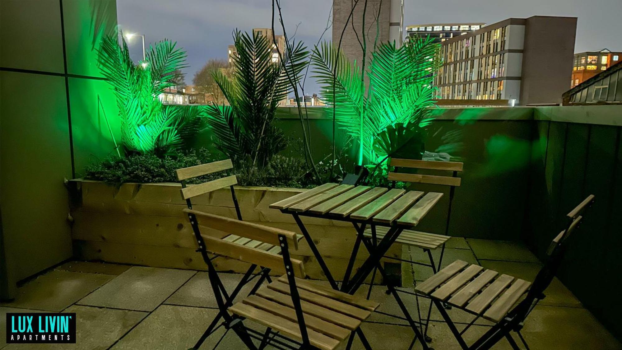 Lux Livin' Apartments - Luxury 2 Bed Apartment With Sky Garden Manchester Quarto foto