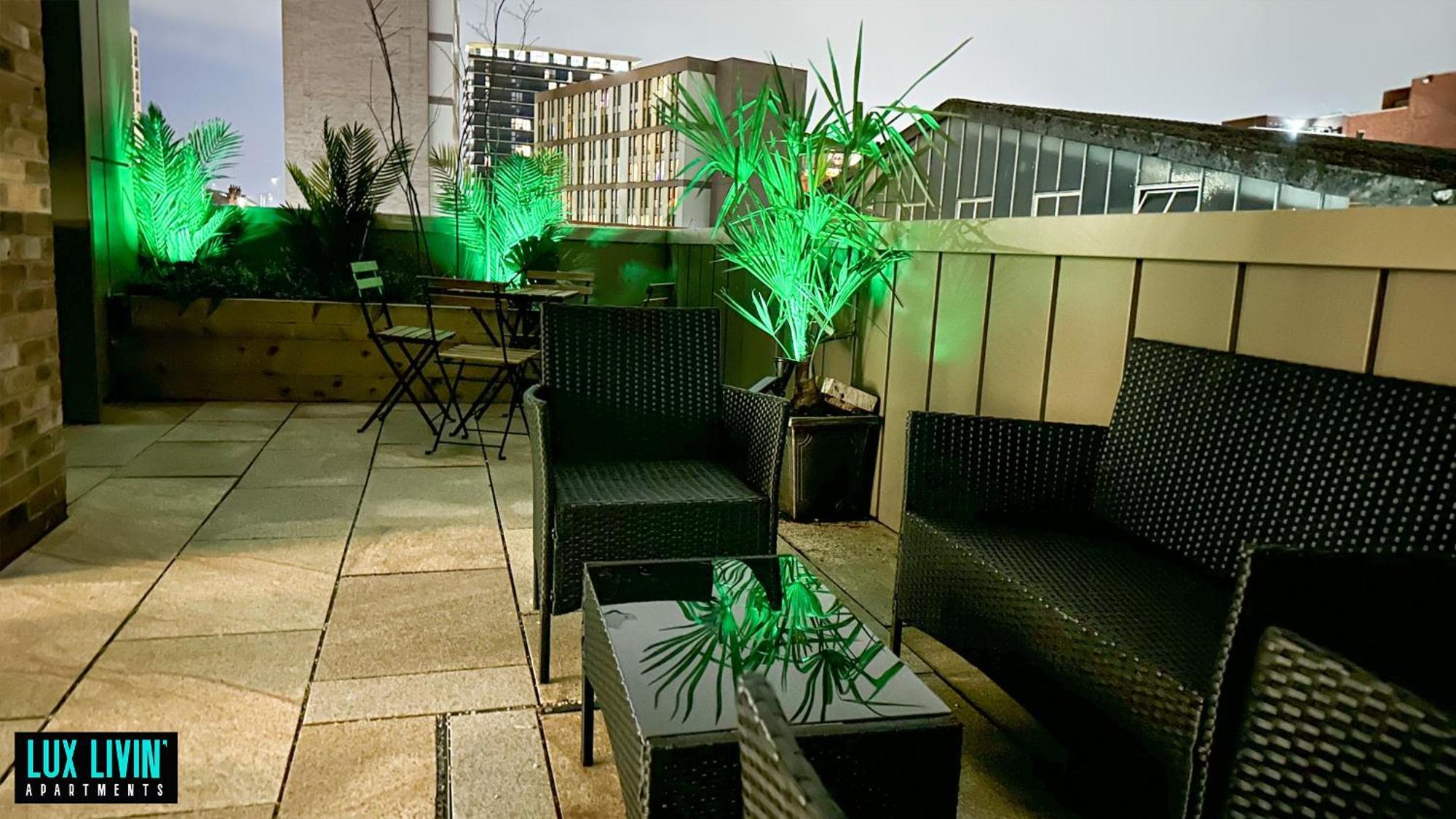 Lux Livin' Apartments - Luxury 2 Bed Apartment With Sky Garden Manchester Quarto foto